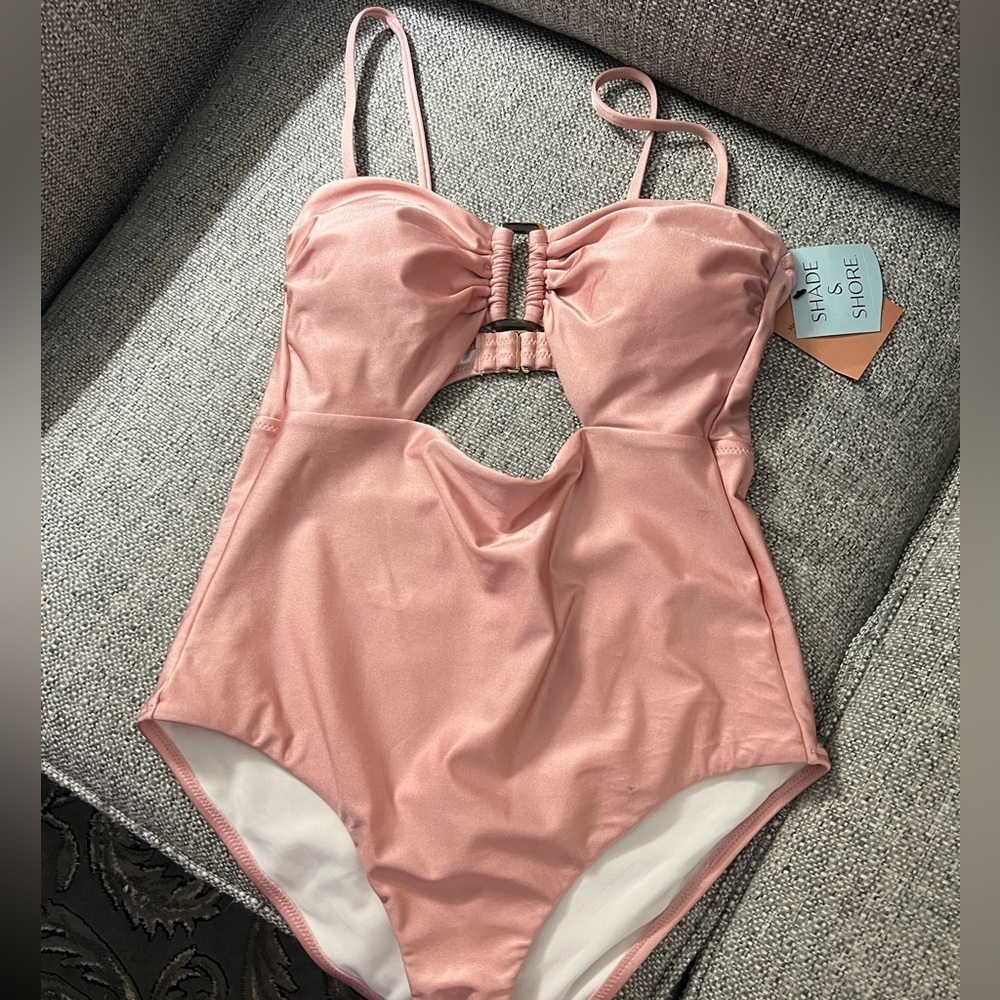 Shade & Shore women’s cut out one piece swimsuit